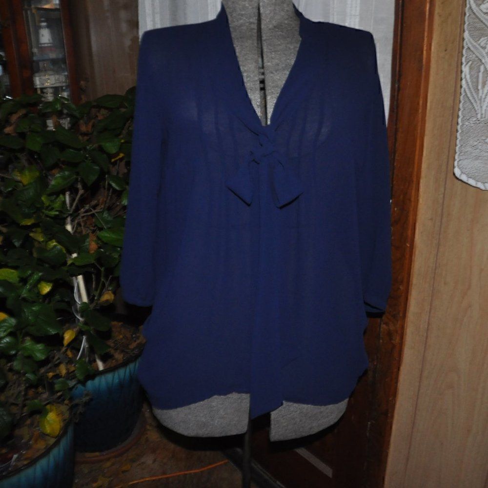 2/$10 Forever 21 Navy Blouse with side ruching and tie in the front